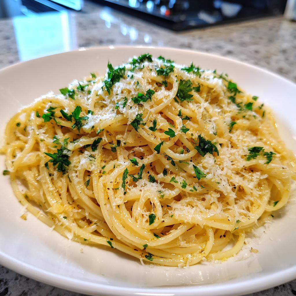 Buttery Garlic Noodles with Parmesan - detail 1