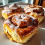 cinnamon rolls hello kitty
