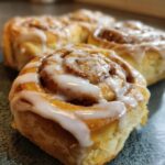 valentines cinnamon rolls