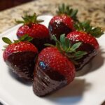 chocolate covered strawberries valentine