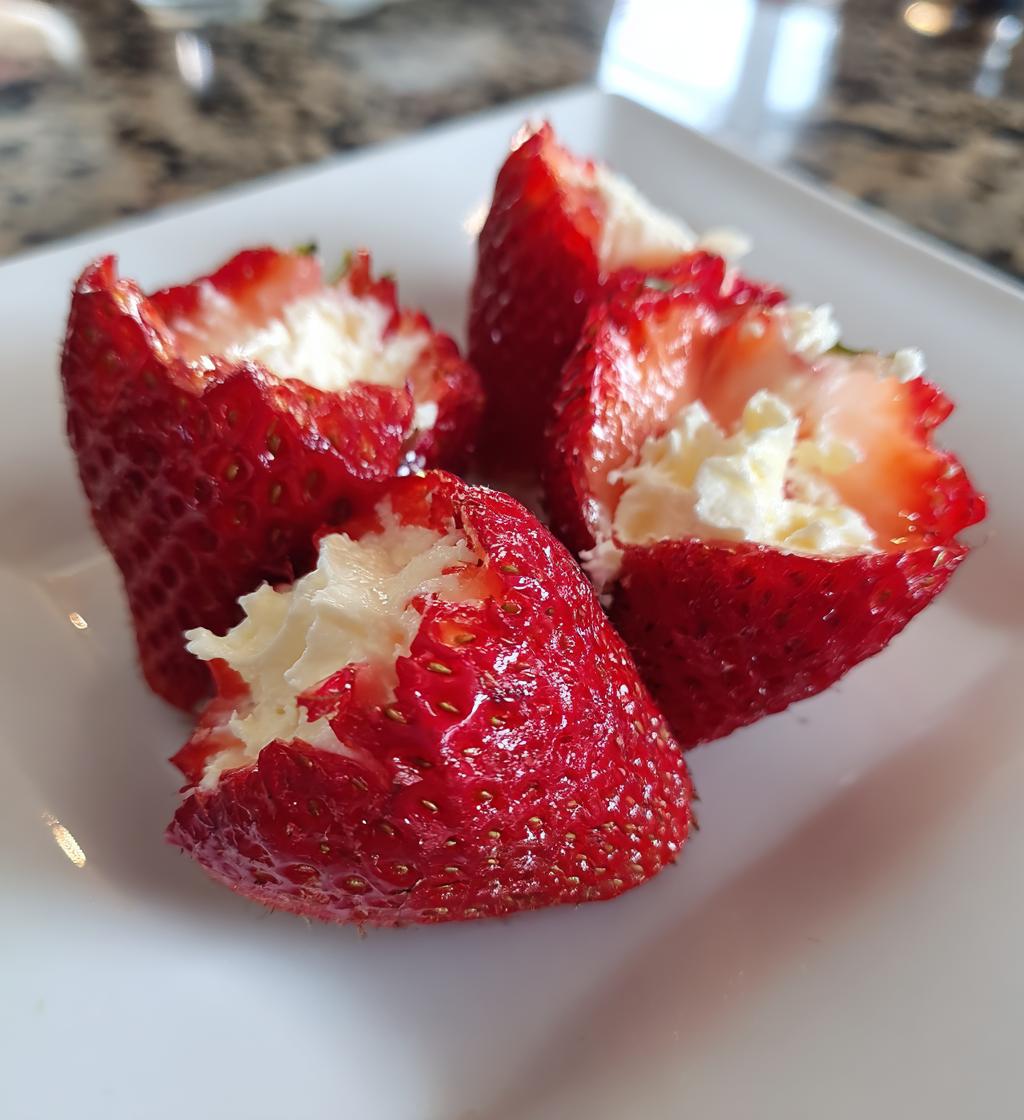keto cheesecake stuffed strawberries